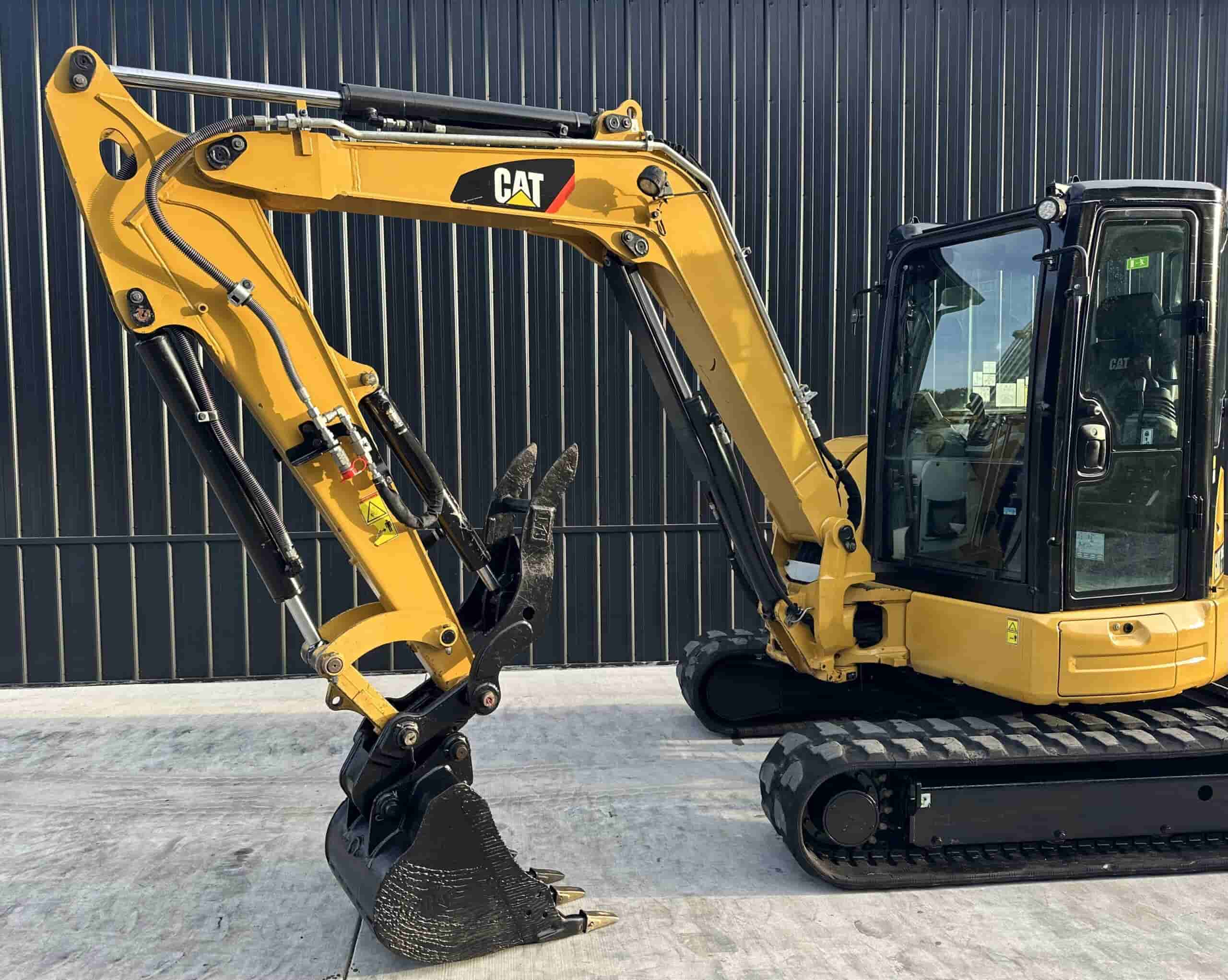 2019 CAT 305E2
